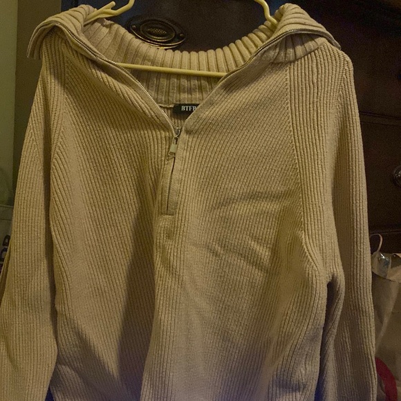 Soft sweater in great condition half zip - Picture 1 of 1